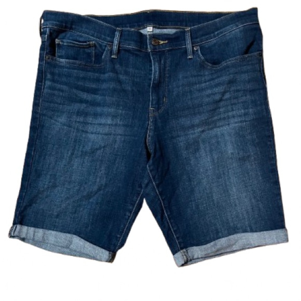 Levi’s Bermuda Blue Denim Cuffed Jean Shorts Size 33